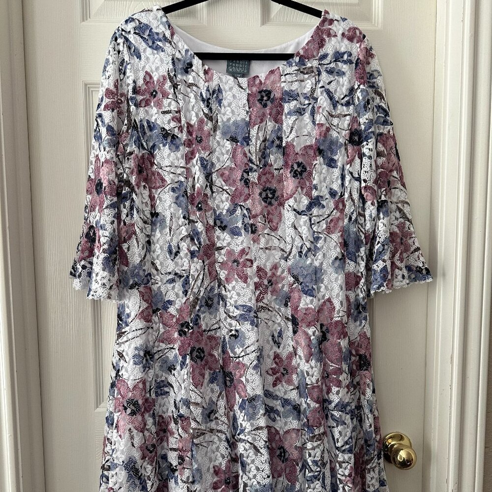 Rabbit Rabbit Rabbit Plus Size 22 White and purple floral dress